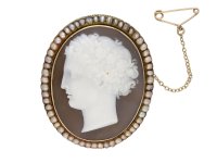 Antique cameo and pearl pendant/brooch berganza hatton garden