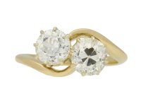 front view Crossover diamond engagement ring, circa 1915.