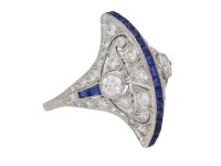 side view Calibré sapphire and diamond ring in platinum, circa 1935. berganza hatton garden 