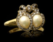 A History of the Heart Shape Motif