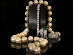 Jacqueline Kennedy: The Life and Jewels of a First Lady