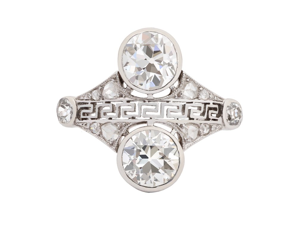 Art Deco two stone diamond cluster ring, circa 1925. 