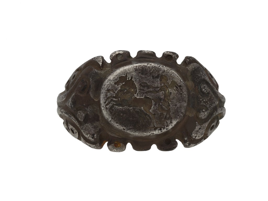 Ancient Roman silver ring chariot intaglio berganza hatton garden