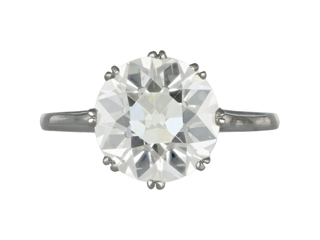 4.84 carat old cut diamond solitaire ring, English, circa 1920. 