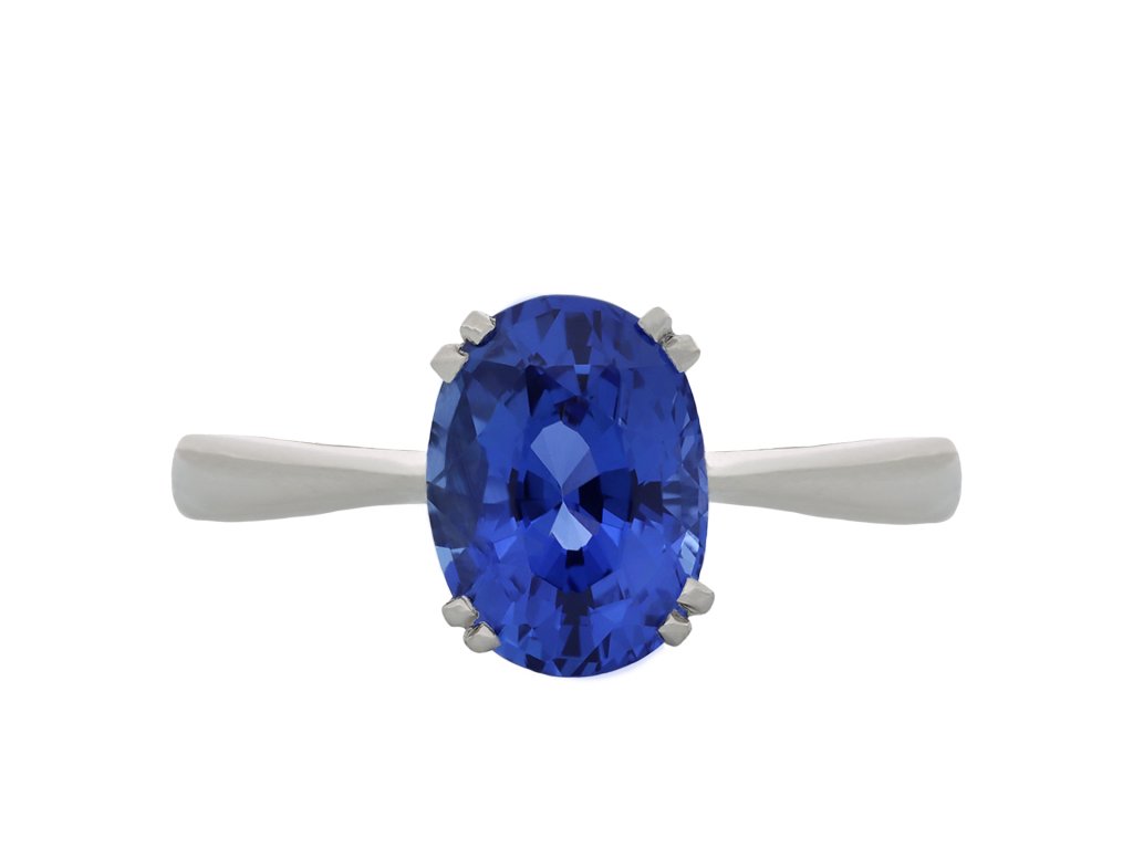 Sapphire solitaire ring, English, circa 1980 hatton garden