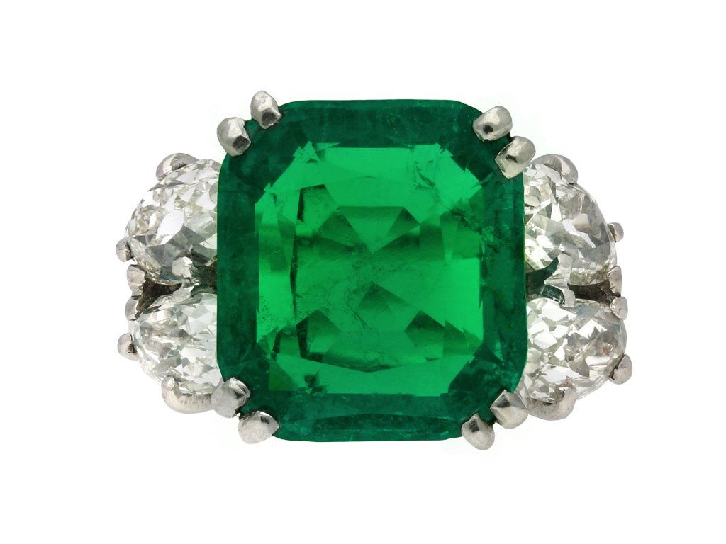 Boucheron Colombian emerald diamond ring berganza hatton garden