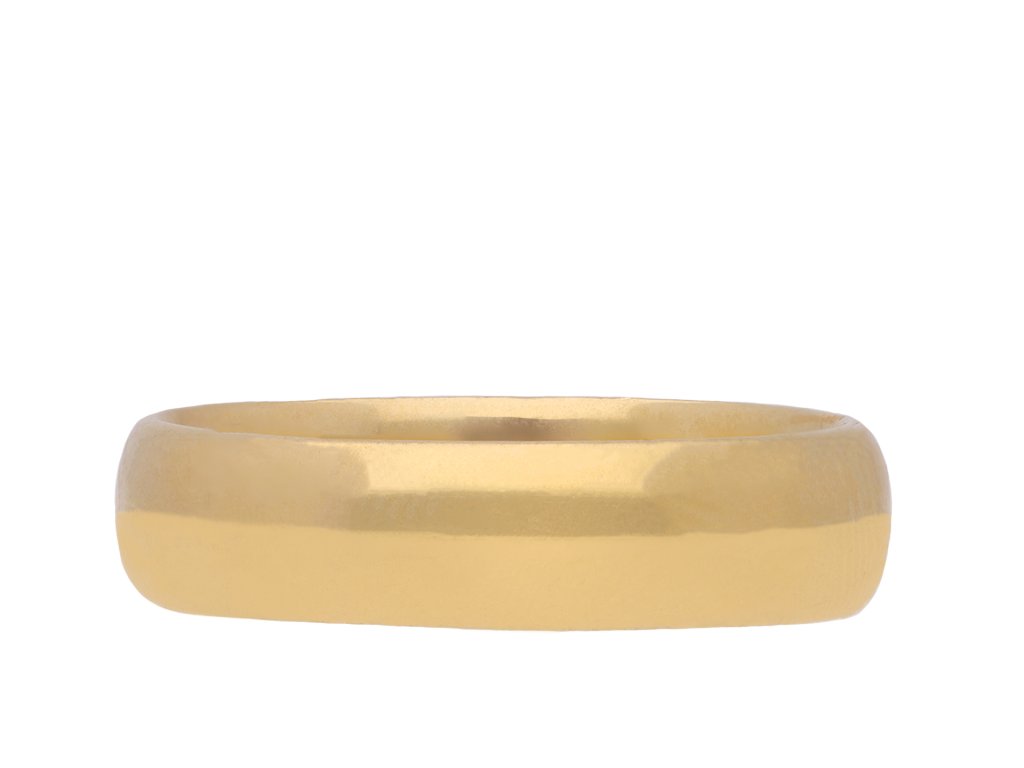 Yellow gold wedding band, English, 1916. Hatton Garden