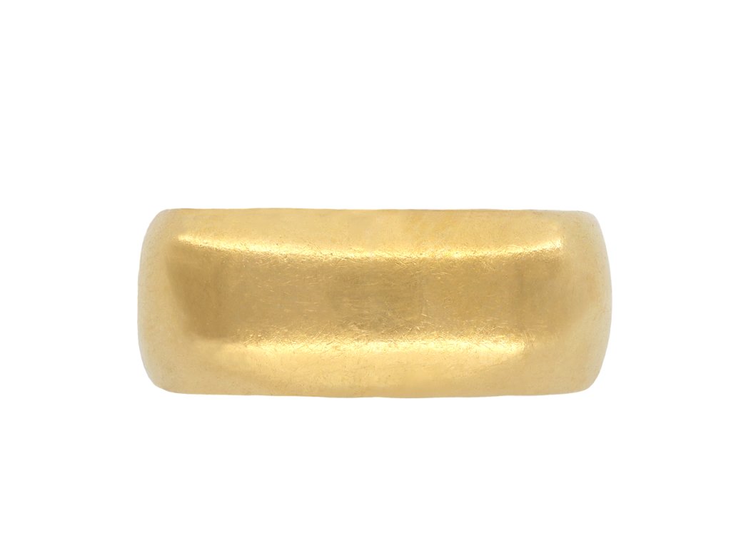Yellow gold wedding band, English, 1902. Hatton Garden