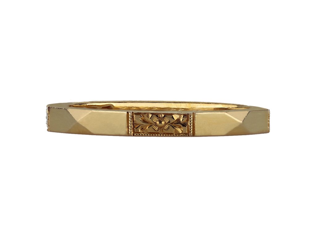 Yellow gold engraved wedding ring, English, 1953. Hatton garden.