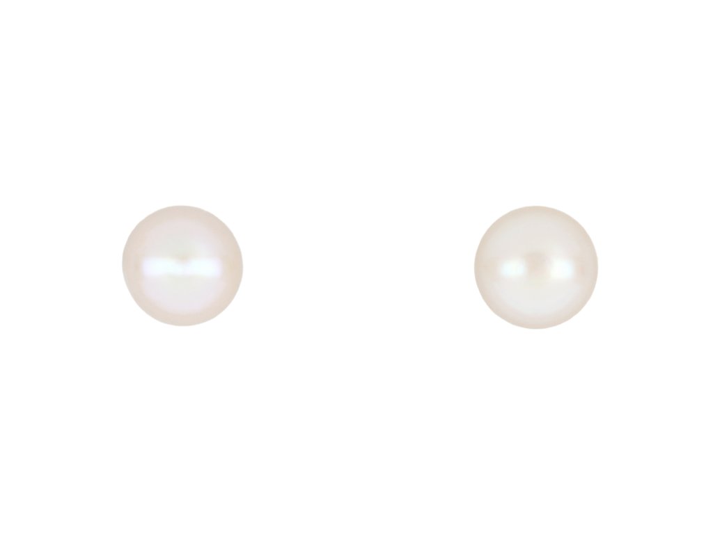 Natural pearl stud earrings.