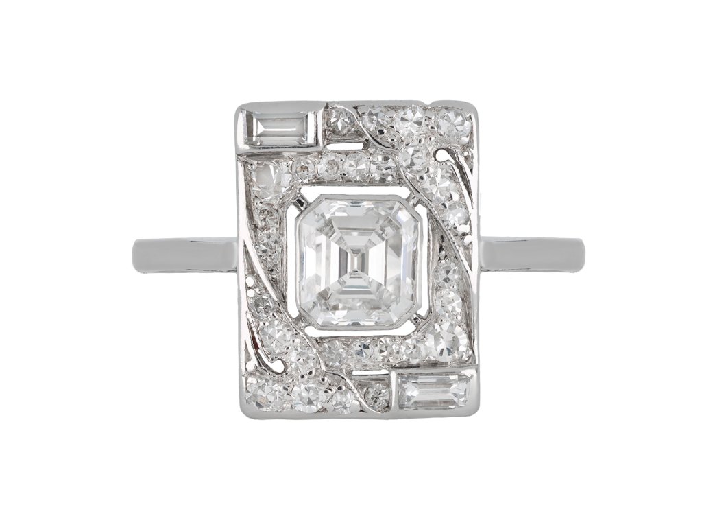 Art Deco diamond cluster ring, circa 1920.