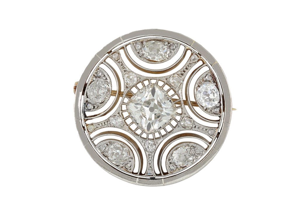 Old mine diamond openwork brooch, circa 1905.