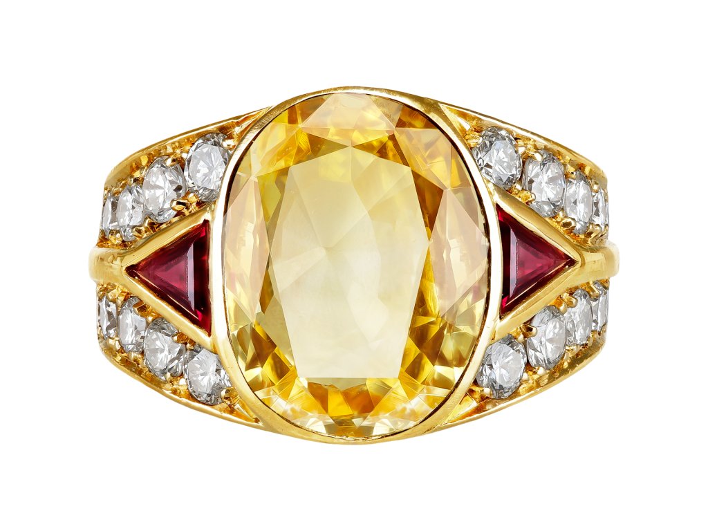 Chaumet yellow sapphire and diamond cluster ring, French, circa 1980.