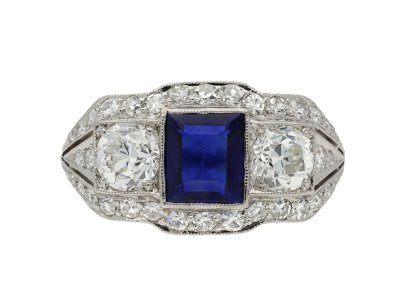 Jewellery item in modal