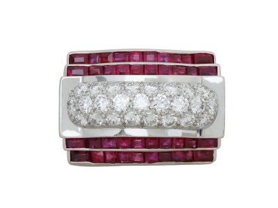 Jewellery item in modal