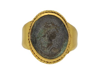 Jewellery item in modal