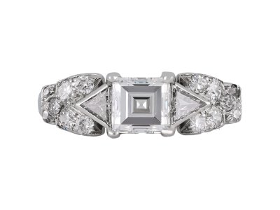 Jewellery item in modal