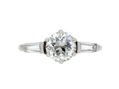 Jewellery item in modal