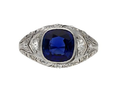 Jewellery item in modal