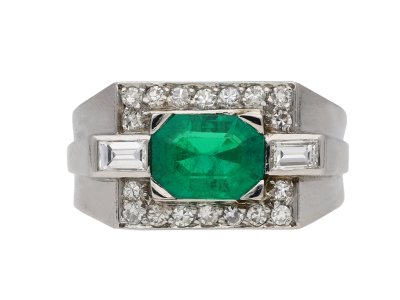 Jewellery item in modal