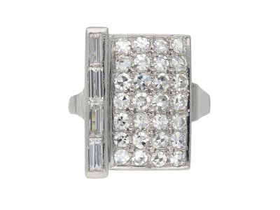 Jewellery item in modal