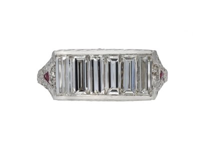 Jewellery item in modal