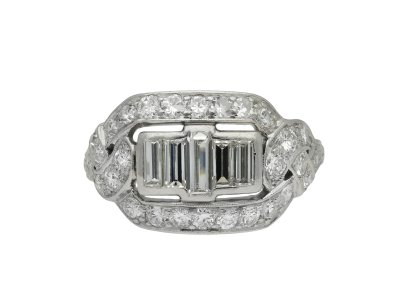 Jewellery item in modal