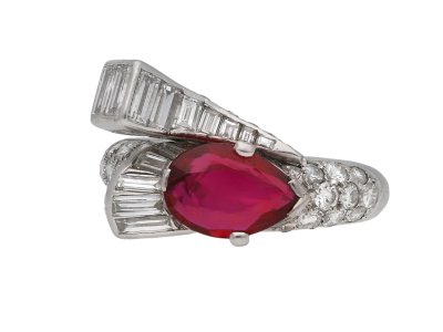 Jewellery item in modal