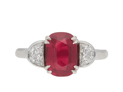 Jewellery item in modal