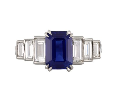 Jewellery item in modal