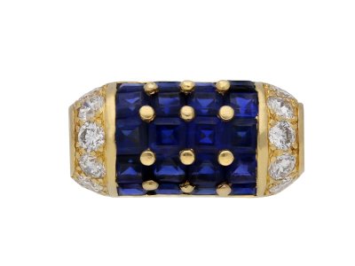 Jewellery item in modal