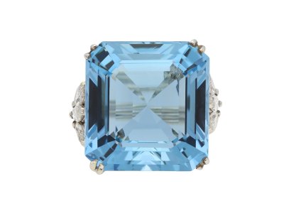 Jewellery item in modal