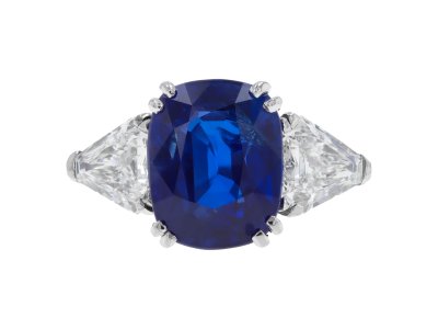 Jewellery item in modal