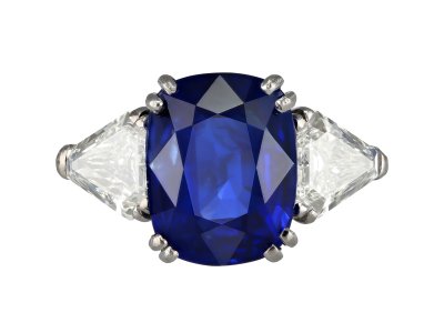 Jewellery item in modal