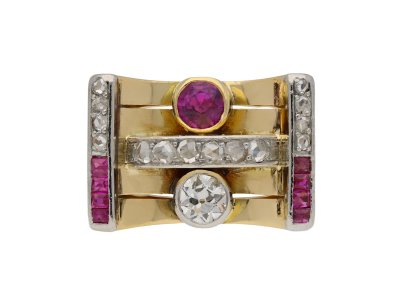 Jewellery item in modal