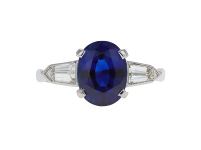Jewellery item in modal