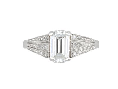 Jewellery item in modal