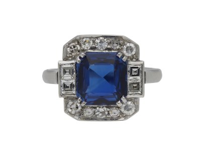Jewellery item in modal