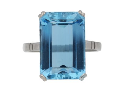Jewellery item in modal