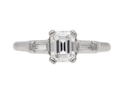Jewellery item in modal