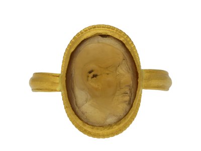 Jewellery item in modal