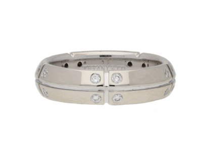 Jewellery item in modal