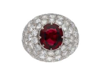 Jewellery item in modal