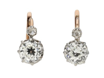 Jewellery item in modal