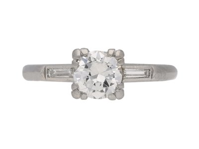 Jewellery item in modal