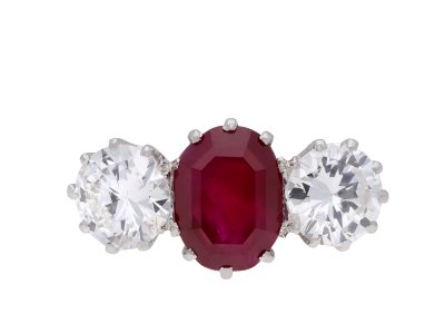 Jewellery item in modal