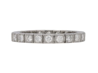 Jewellery item in modal