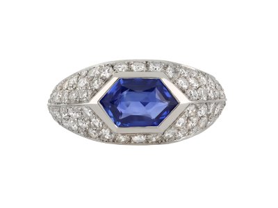 Jewellery item in modal