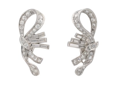 Jewellery item in modal