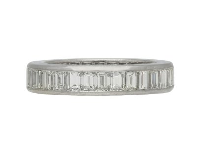 Jewellery item in modal
